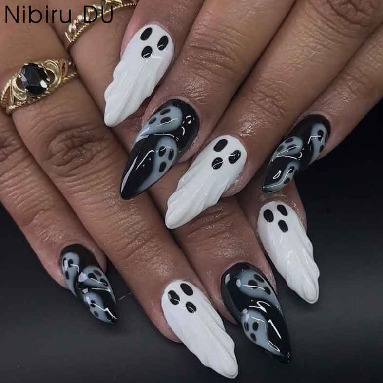 Nail Art Emerald - 30 Stück 2025 Halloween Mandelform Gruseliger