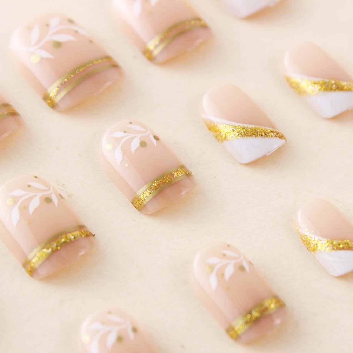 Kurze, quadratische Press-On-N – Nail Art Aesthetic Bewertung und Preis