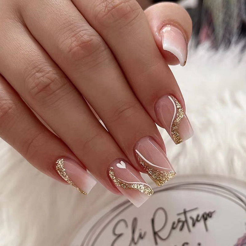 Kurze, mittellange künstliche  – Nail Art Aesthetic Bewertung und Preis